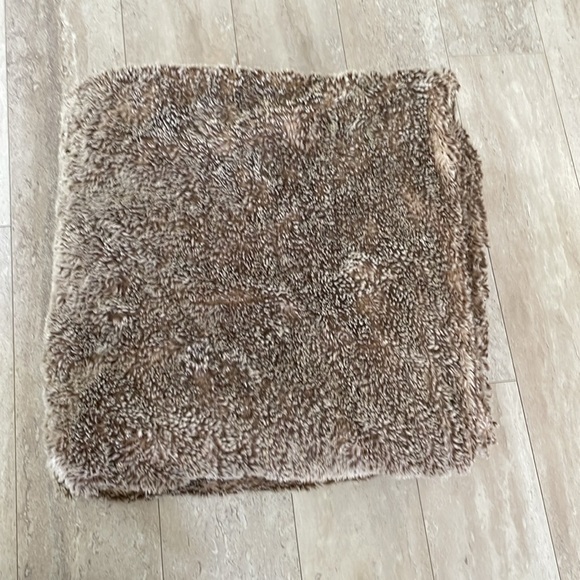 Restoration Hardware Faux Fur Throw Blanket Boho Tan Brown 60"x50" - Picture 1 of 4